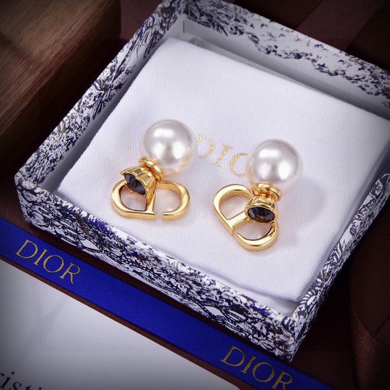 chr1st1an D10r earrings